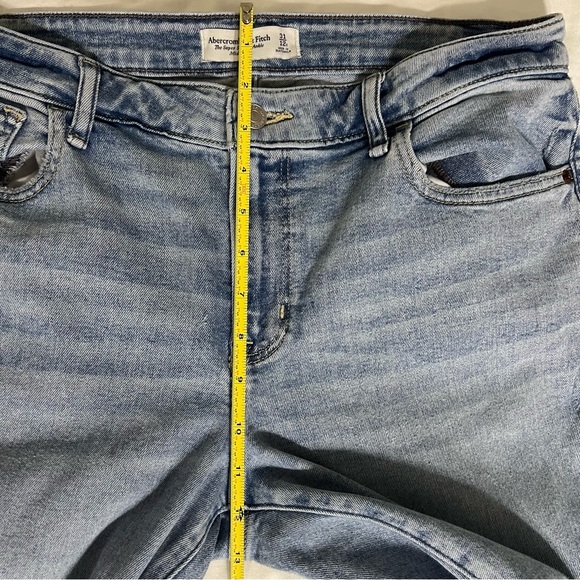 Abercrombie and Fitch, super soft, super skinny ankle, midrise jeans - Picture 3 of 6